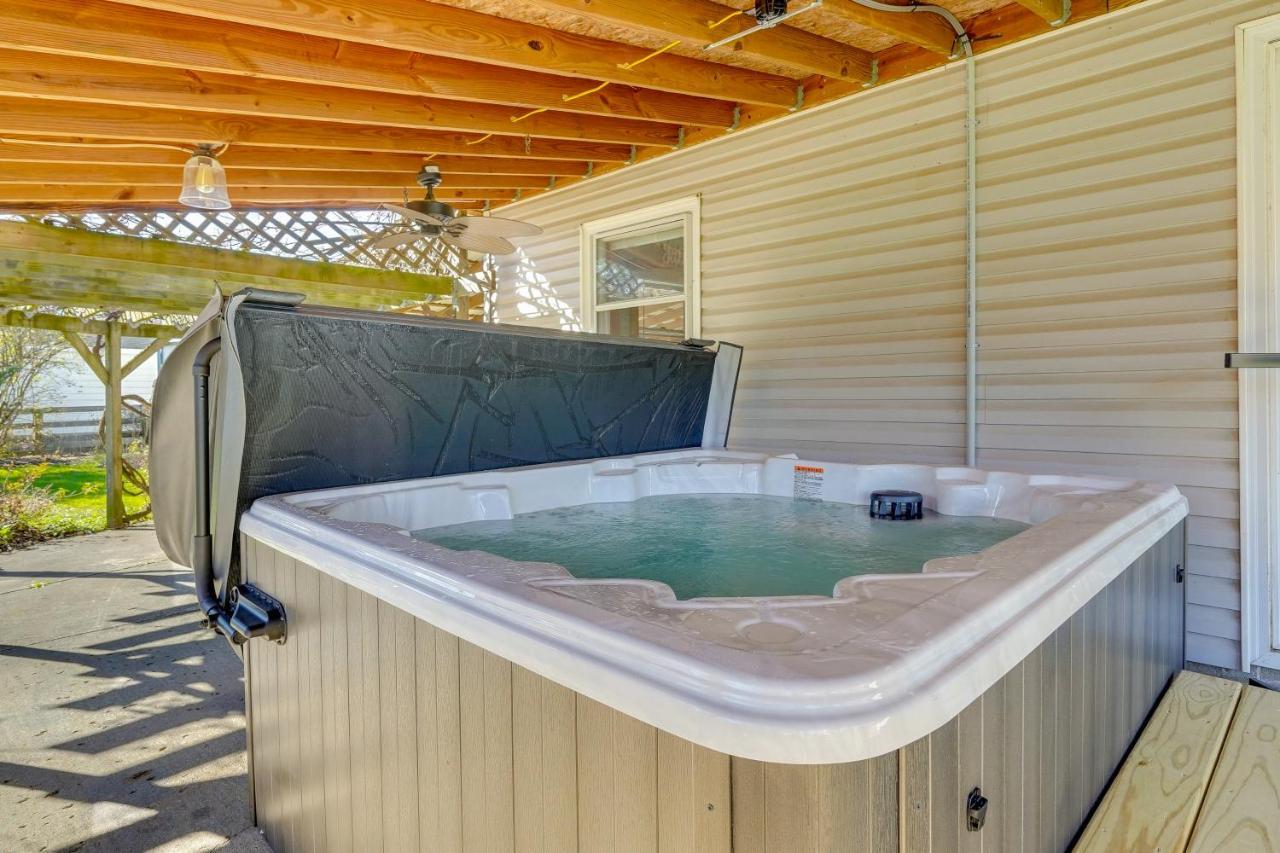 Villa Hocking Hills Hideaway With Hot Tub And Fire Pit! Logan Exterior foto