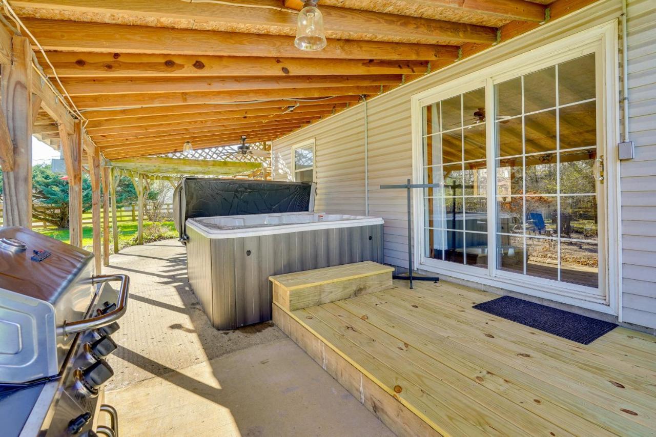 Villa Hocking Hills Hideaway With Hot Tub And Fire Pit! Logan Exterior foto
